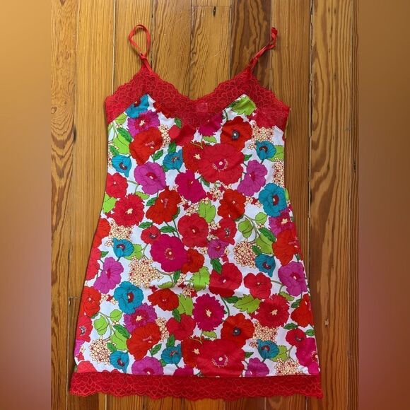 Josie Red Floral Nightie - Picture 1 of 8